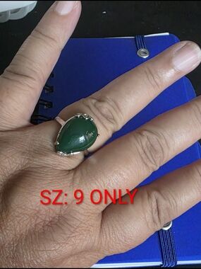 Green Silver Plated Teardrop Gemstone Ring  - Size 9